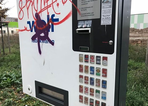 Den Zigarettenautomaten in der Drackendorfer Straße sprengten Unbekannte in die Luft.