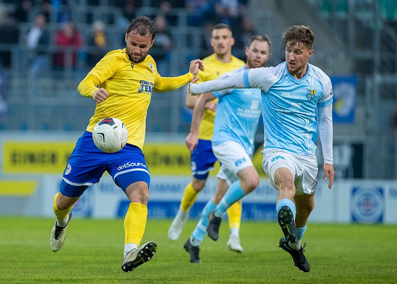 Jenas Fabian Eisele erzielt gegen den Chemnitzer FC sein 19. Saisontreffer.