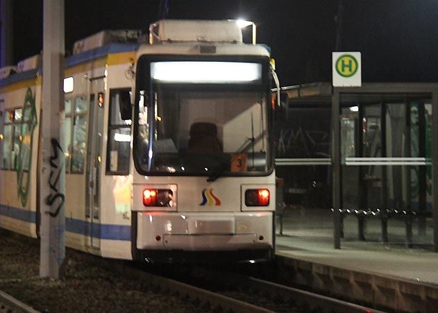 Tatort Straßenbahn: Am Samstagmorgen soll auf der Linie 34 nach Lobeda-West eine junge Frau sexuell belästigt worden sein.