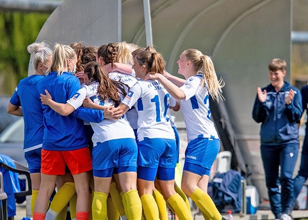 Die Frauen des FC Carl Zeiss Jena können auch in Berghofen über einen Sieg jubeln.