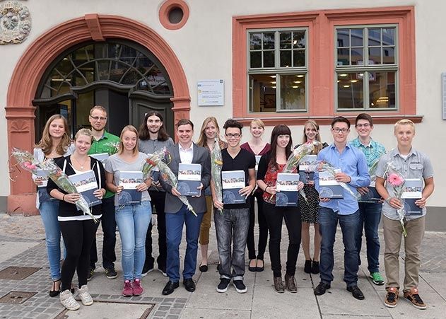 Der neue Azubi-Jahrgang der Friedrich-Schiller-Universität Jena.