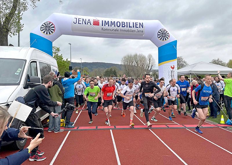 Sportlich, sportlich - Laufen für den guten Zweck! Dabeisein und helfen ist alles, das ist der Grundgedanke bei dem Jenaer Teamlauf.