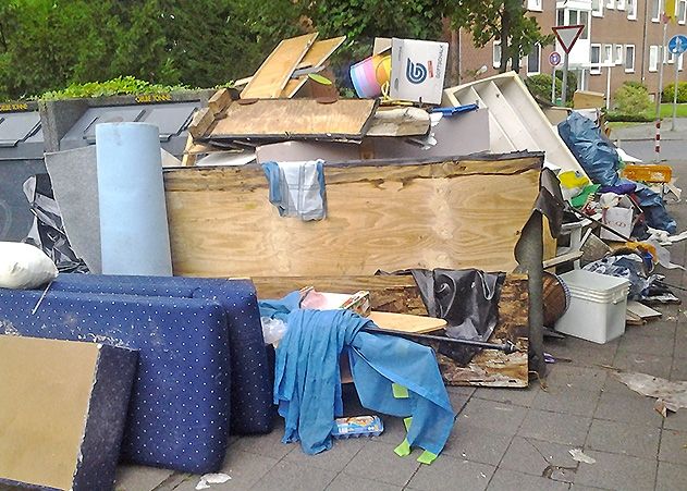 Immer wieder stappeln sich illegale Haufen von Grobmüll auf Jenaer Straßen.