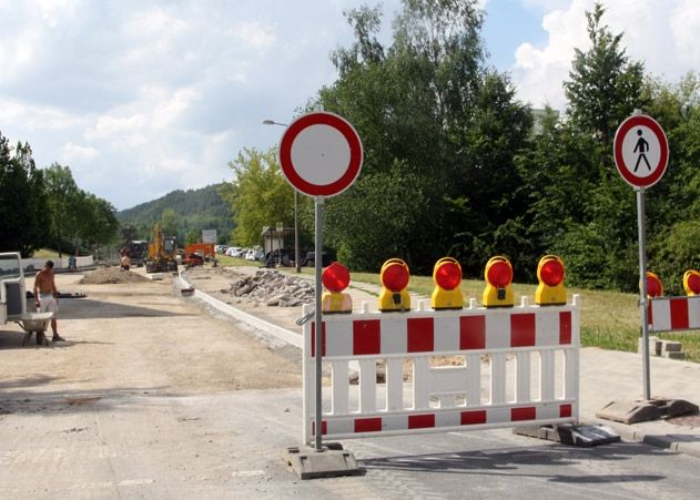 Weiterhin gesperrt bleibt die Winzerlaer Straße zwischen Schrödingerstraße und Buchenweg.