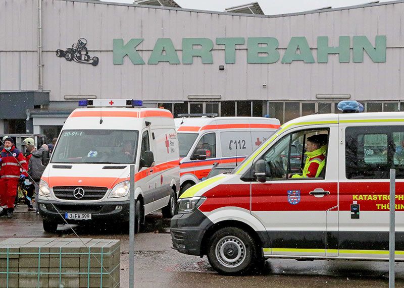 Mehrere Krankenwagen brachten die Verletzten in umliegende Krankenhäuser.
