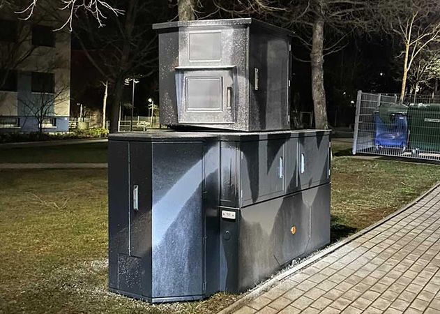 Der mobile Blitzer wurde in den letzten Tagen vor einem Kindergarten in der Schrödinger Straße aufgestellt.