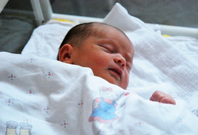 Vielleicht die Fußballerin von morgen? Gretchen Enni Seise kam am Sonntag in der Jenaer Frauenklinik zur Welt.