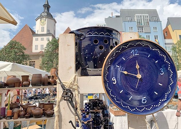 Am letzten Juli-Wochenende präsentiert sich der Jenaer Töpfermarkt zum 24. Mal auf dem historischen Marktplatz.