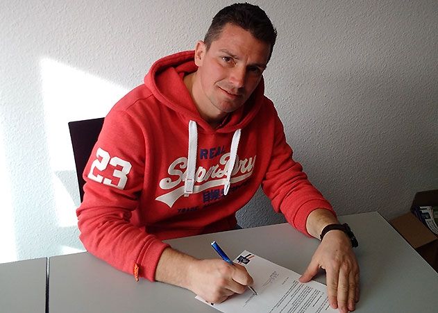 Christian Franz-Pohlmann unterschrieb am Dienstag beim FF USV Jena einen 2-Jahresvertrag. Der A-Lizenz-Inhaber wechselt vom Zweitligist FSV Gütersloh an die Saale und beerbt hier Anfang Juli dieses Jahres Daniel Kraus.