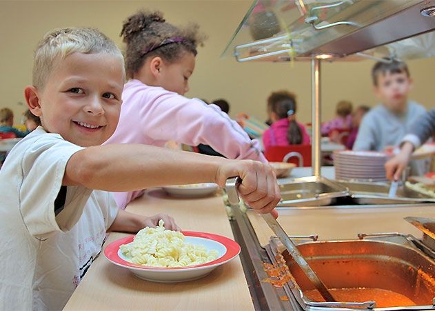 Fit und zufrieden in den Unterricht: Seit dem neuen Schuljahr gelten neue Qualitätsstandards für die Schulspeisung in Thüringen.