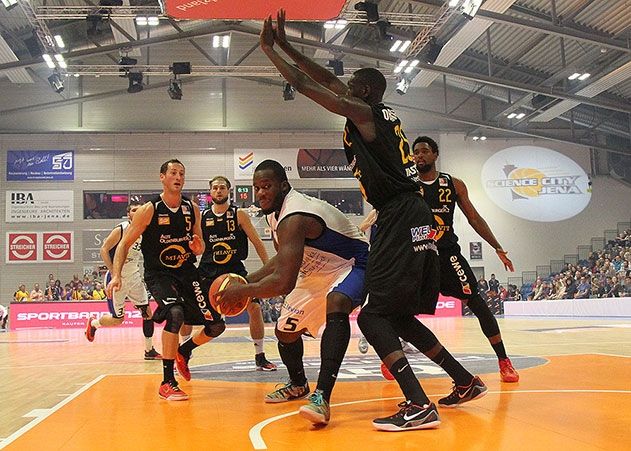 Kendall Chones mit fünfzehn Punkten bester Scorer beim Heimsieg gegen Vechta.