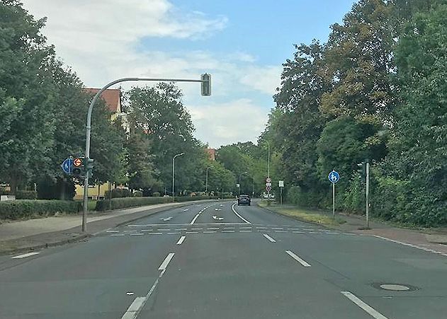 Die Camburger Straße muss ab dem 5. August wegen Bauarbeiten halbseitig gesperrt werden.