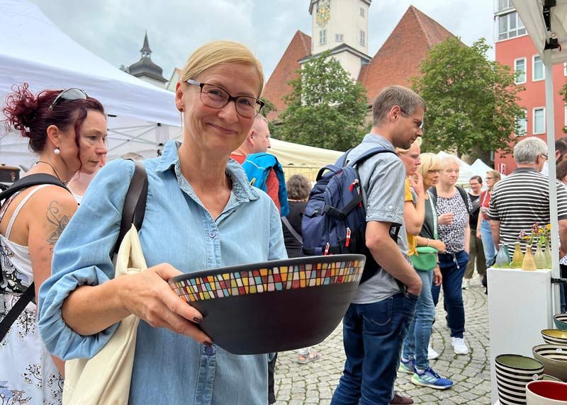 Der 26. Jenaer Töpfermarkt ist in vollem Gange und lockt noch bis zum Sonntag die Besucher in die Innenstadt.