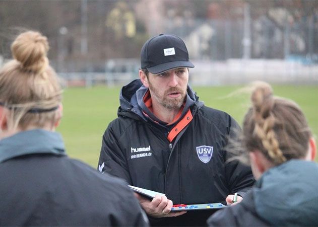 Heimsieg angepeilt: Die Spielerinnen des FF USV Jena wollen ihrem Chefcoach Christopher Heck ein nachträgliches Geburtstagsgeschenk machen.