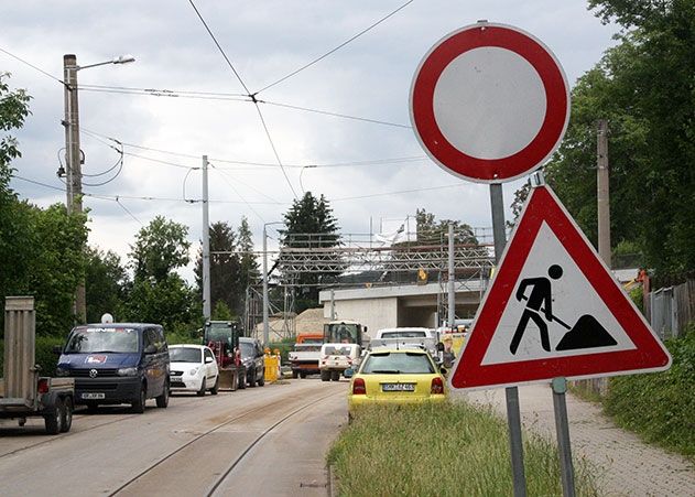 Knapp zwei Wochen länger als vorgesehen bleibt die Kahlaische Straße gesperrt.