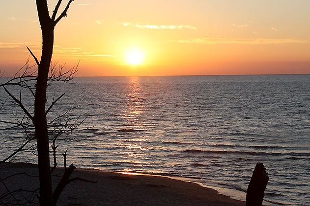 Die Seele baumeln lassen: Ein Sonnenuntergang schafft eine ruhige Atmosphäre und fördert die Kreativität.