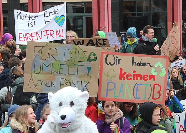 Die Bewegung „Fridays for Future“ demonstriert ab 12 Uhr durch die gesamte Innenstadt.