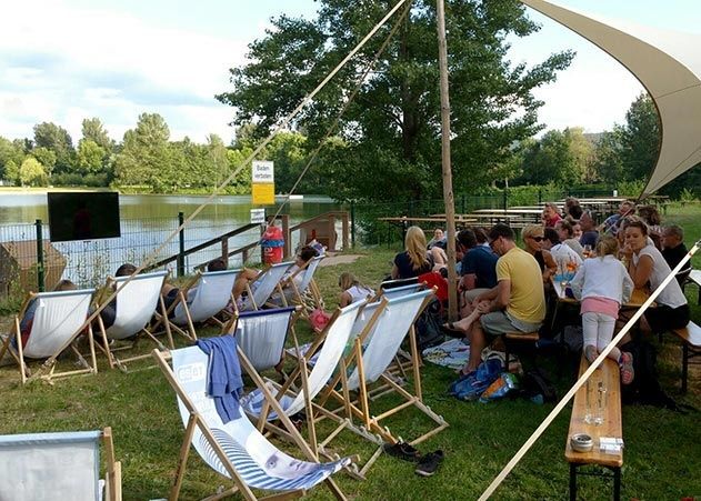 Fußballschauen zur EM 2016 an der Strandbar.