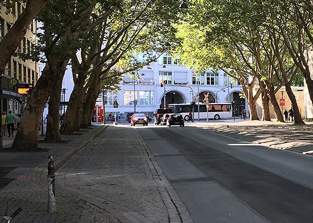 Weider freie Fahrt am Teichgraben: Die Bus-Linien werden erst ab Samstag wieder angefahren.