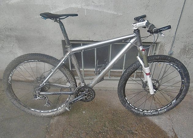 Wem gehört dieses Fahrrad? Die Polizei Jena bittet um Hinweise auf den Besitzer.