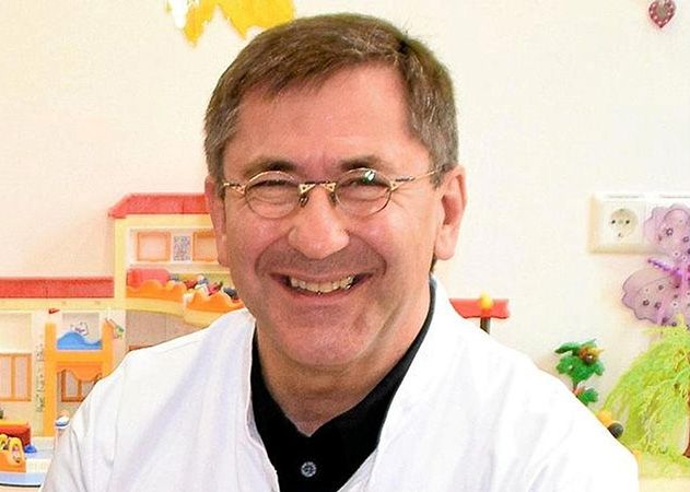 Führungswechsel bei der Kinderhilfestiftung: Kinderklinikchef Prof. Dr. James F. Beck als Vorsitzender gewählt.