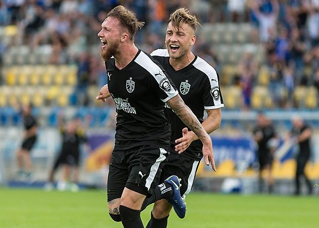 Großer Jubel: Jenas Neuzugang Jan Löhmannsröben (kam aus Magdeburg) trifft in der 72. Minute zum ersten Heimspieltor in der 3. Liga seit 2012.