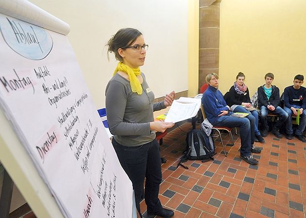Wiebke Lückert von der Studienberatung der Universität Jena hilft Abiturienten bei der Studienauswahl