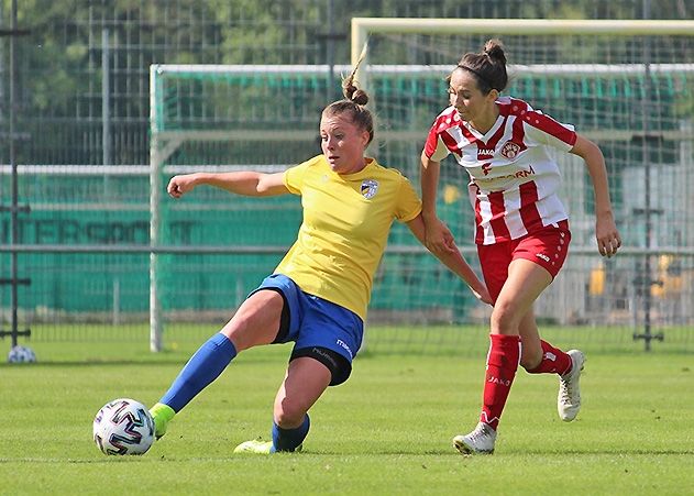 FCC-Kapitänin Anja Heuschkel im Test gegen Würzburg.