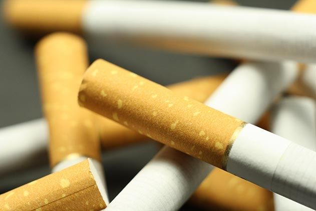 Diebe haben einen Tabakladen in Jena-Lobeda geplündert. Sie ließen Zigaretten und Tabakwaren im Wert von mehreren Tausend Euro mitgehen.