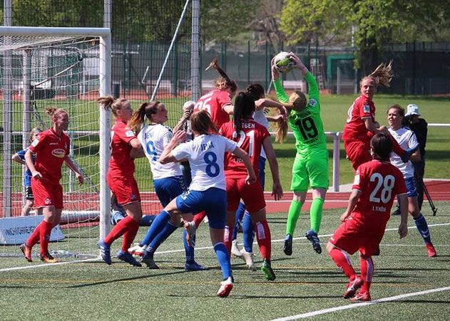 Immer wieder rannten die FF USV-Frauen den Kölner Strafraum an, doch leider diesmal ohne zählbaren Erfolg.