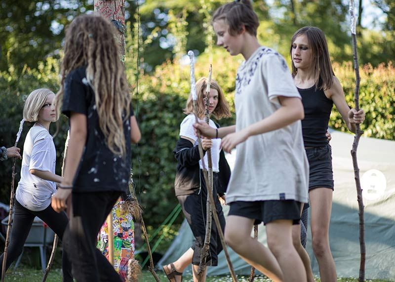 Kinder und Jugendliche beim letzten Sommerferiencamp des Circus MoMoLo.