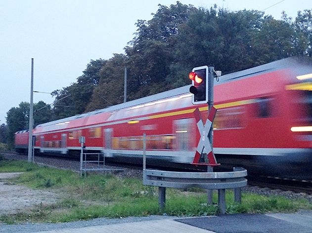 Zwischen Jena-Paradies und Camburg muss wegen Bauarbeiten ein Schienenersatzverkehr eingerichtet werden.