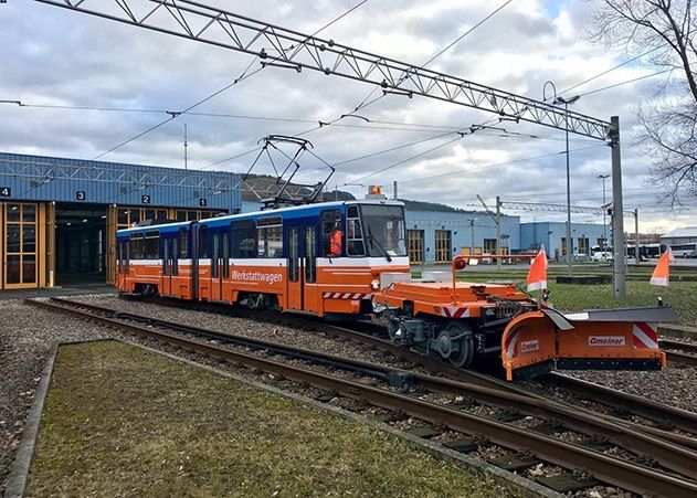 Der Jenaer Nahverkehr kann seinen Werkstattwagen jetzt auch bei Schneefall einsetzen.