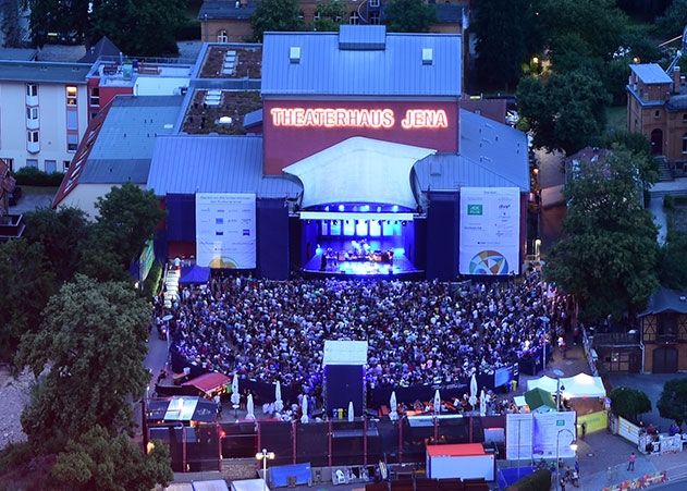 2022 soll die Kulturarena Jena wieder auf dem Theatervorplatz stattfinden.