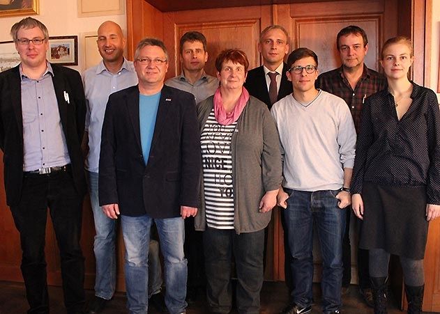Am Samstag wurde der siebenköpfige Vorstand des neuen Stadtverbandes der AfD Thüringen in Jena gewählt. Im Bild der neue Vorstand mit Kreisvorstandsmitglied Denny Jankowski (li.) und der Kreissprecherin und Landtagsabgeordneten Wiebke Muhsal (r.).