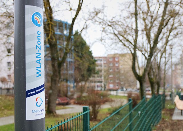 Ab sofort ist das kostenfreie WLAN der Stadtwerke Jena auf der neu gestalteten „Zuckerwiese“ in Winzerla verfügbar.