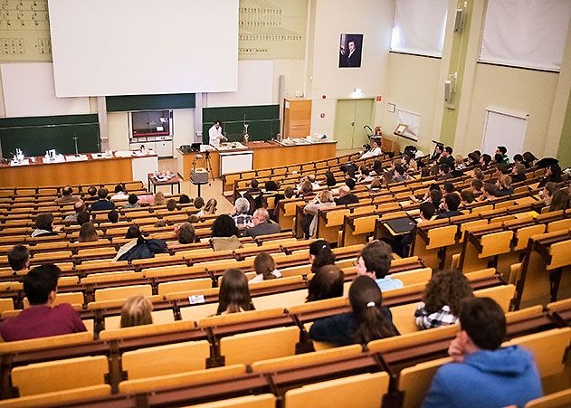 Nach Weihnachtspause: Die Uni Jena will das Wintersemester 2021/22 digital zu Ende bringen.