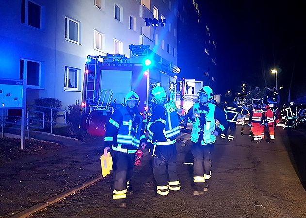 Ein brennender Keller verursachte einen Feuerwehreinsatz am Montagabend in Jena-Lobeda.