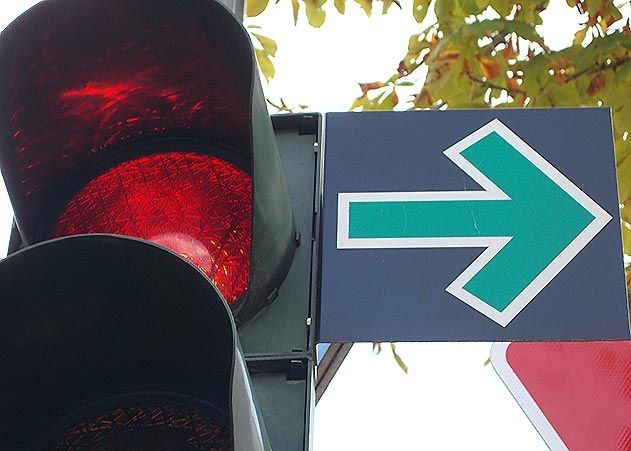 Der grüne Pfeil am Nollendorfer Platz in Jena-Nord soll am kommenden Dienstag zurückkommen.