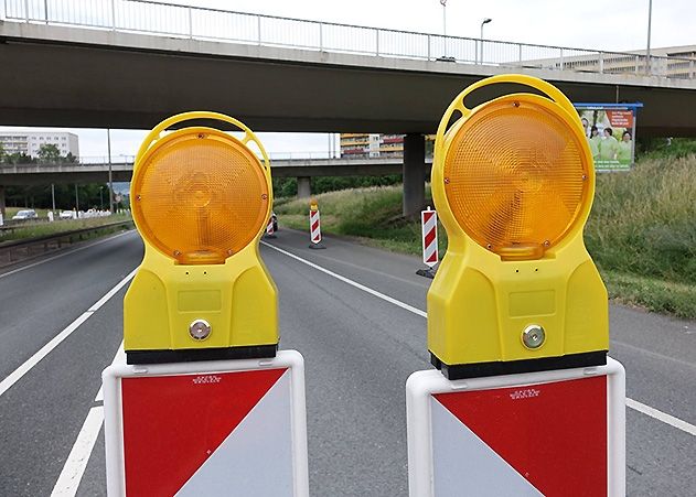 Vollsperrung der Stadtrodaer Straße in Neulobeda zum Abriss der alten Autobrücke dauert länger.