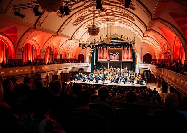 Die Jenaer Philharmonie bieten derzeit nur ausgewählte Konzerte in Online-Editionen an.