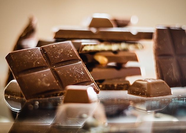 Süßwaren liegen in der Pandemie im Trend. Wer Schokolade, Kekse & Co. herstellt, soll nun eine Lohnerhöhung bekommen, fordert die Gewerkschaft NGG.