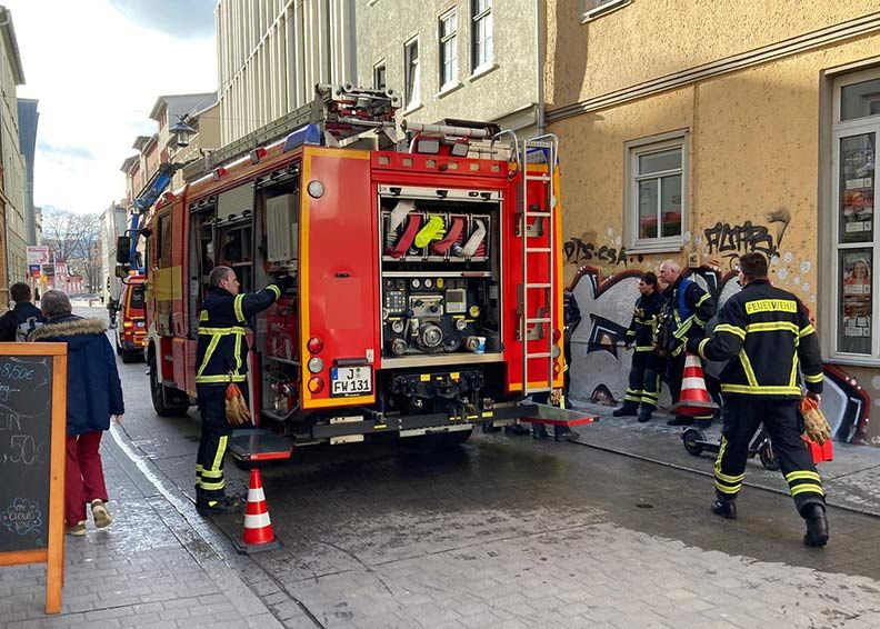 Mehrere Feuerwehren mussten am Montagmittag wegen eines Brandes in die Neugasse ausrücken.