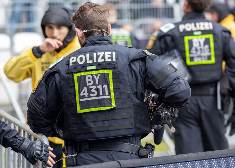 Die Landespolizeiinspektion Jena erfuhr zur Einsatzbewältigung Unterstützung durch Thüringer sowie Bayrische und Hessische Kräfte