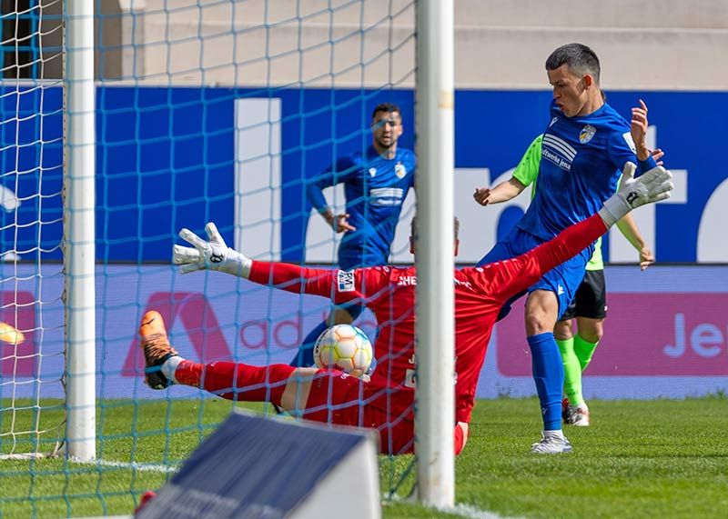 Jenas Pasqual Verkamp auf dem Weg zum Siegtreffer.