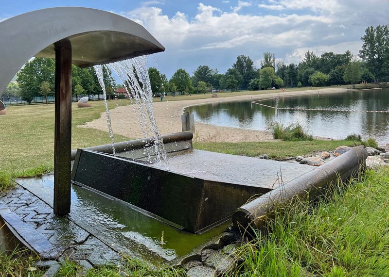 Das Südbad und die Strandbar „Strandschleicher“ haben trotz Fußball im EAS geöffnet.