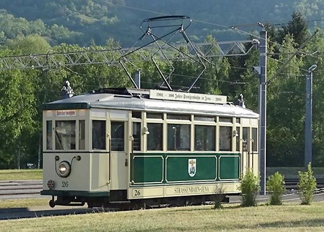 Fotos von seinen historischen Fahrzeugen sucht der Jenaer Nahverkehr.