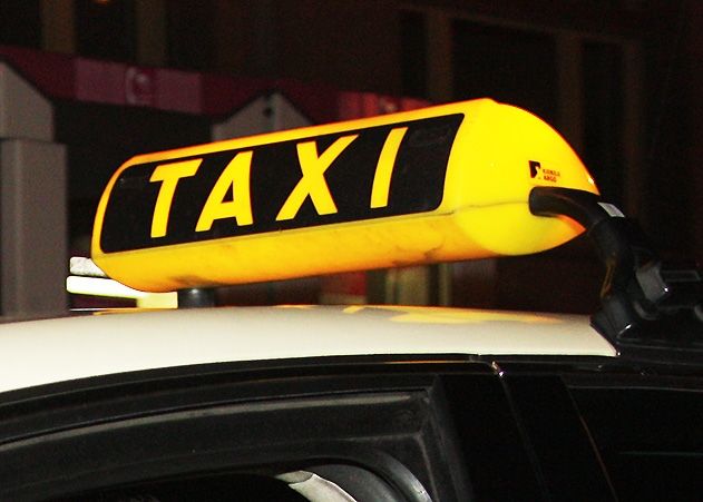 Ziemlich dreist: Die Betrüger wollten den getäuschten Rentnern sogar ein Taxi für den Weg zur Bank schicken.