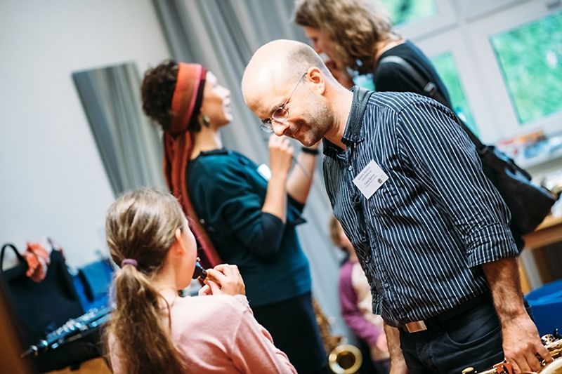 Musik-, Kunst- und Tanzinteressierte jeden Alters erhalten an diesem Tag Einblicke in die Angebote der Schule.