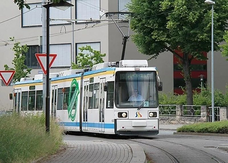 Wegen einer Gashavarie in Jena-Ost fährt derzeit die Linie 2 nur vom Stadtzentrum aus bis zur Haltestelle Jenzigweg und zurück.